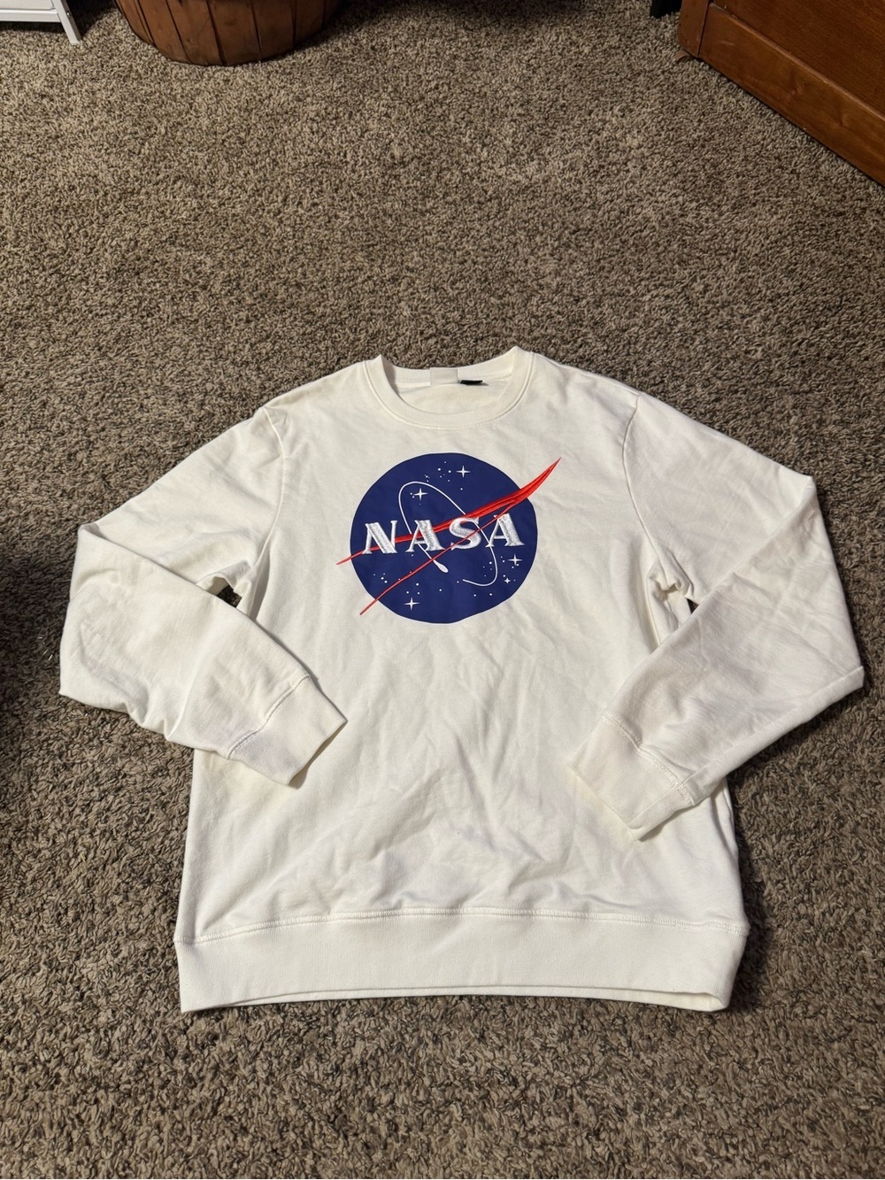 NASA Logo White Crewneck Sweatshirt - Women's Casual Pullover